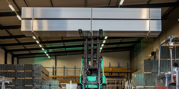  Steel and Aluminium Greenhouse Construction